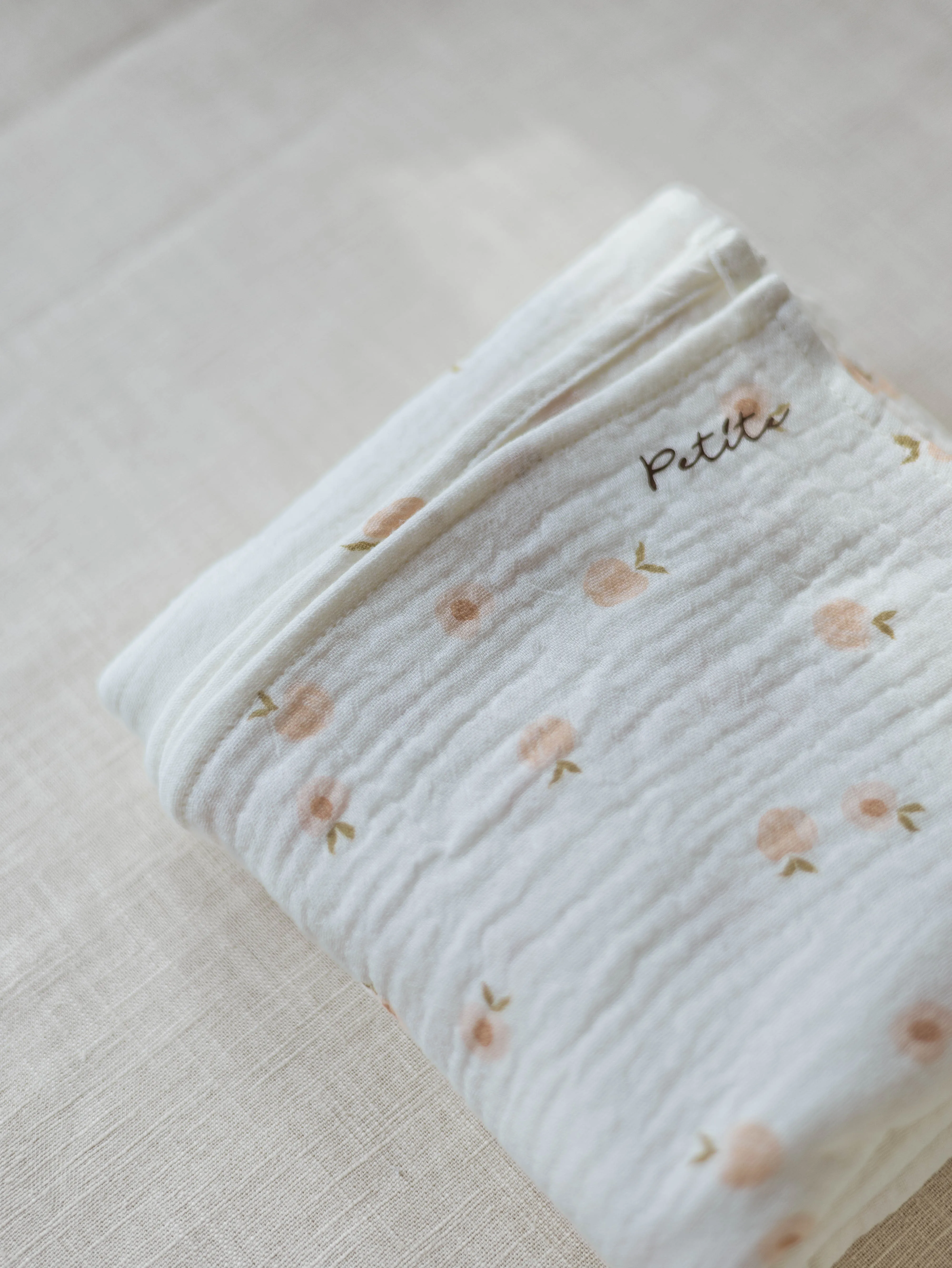 Baby swaddle / Sweet Peaches