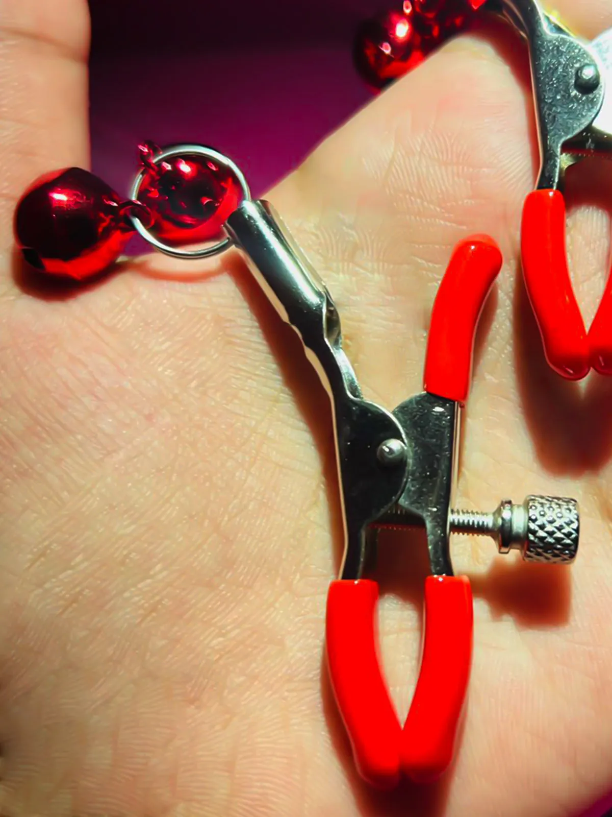 Bell Nipple Clips - Red