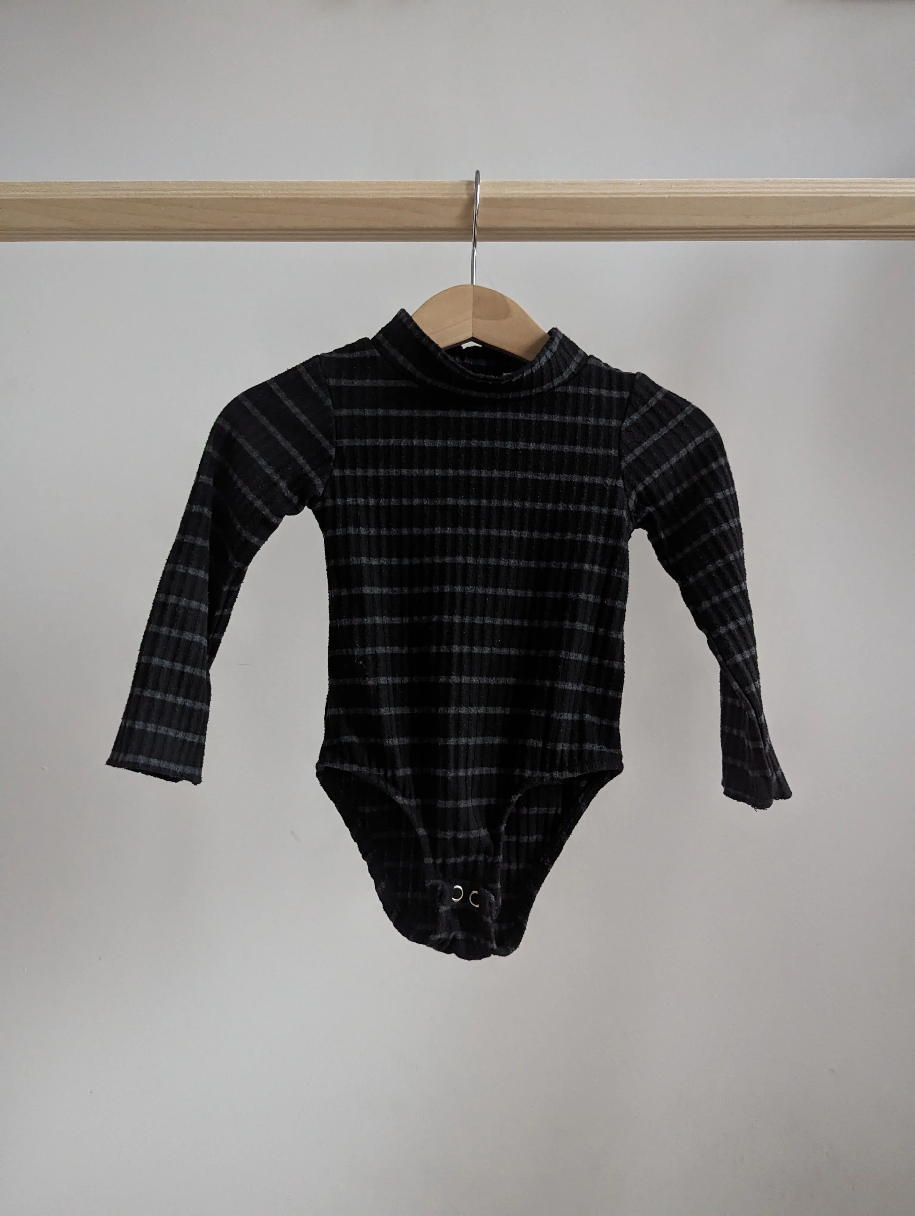 Zara Turtleneck Ribbed Onesie (9-12M)